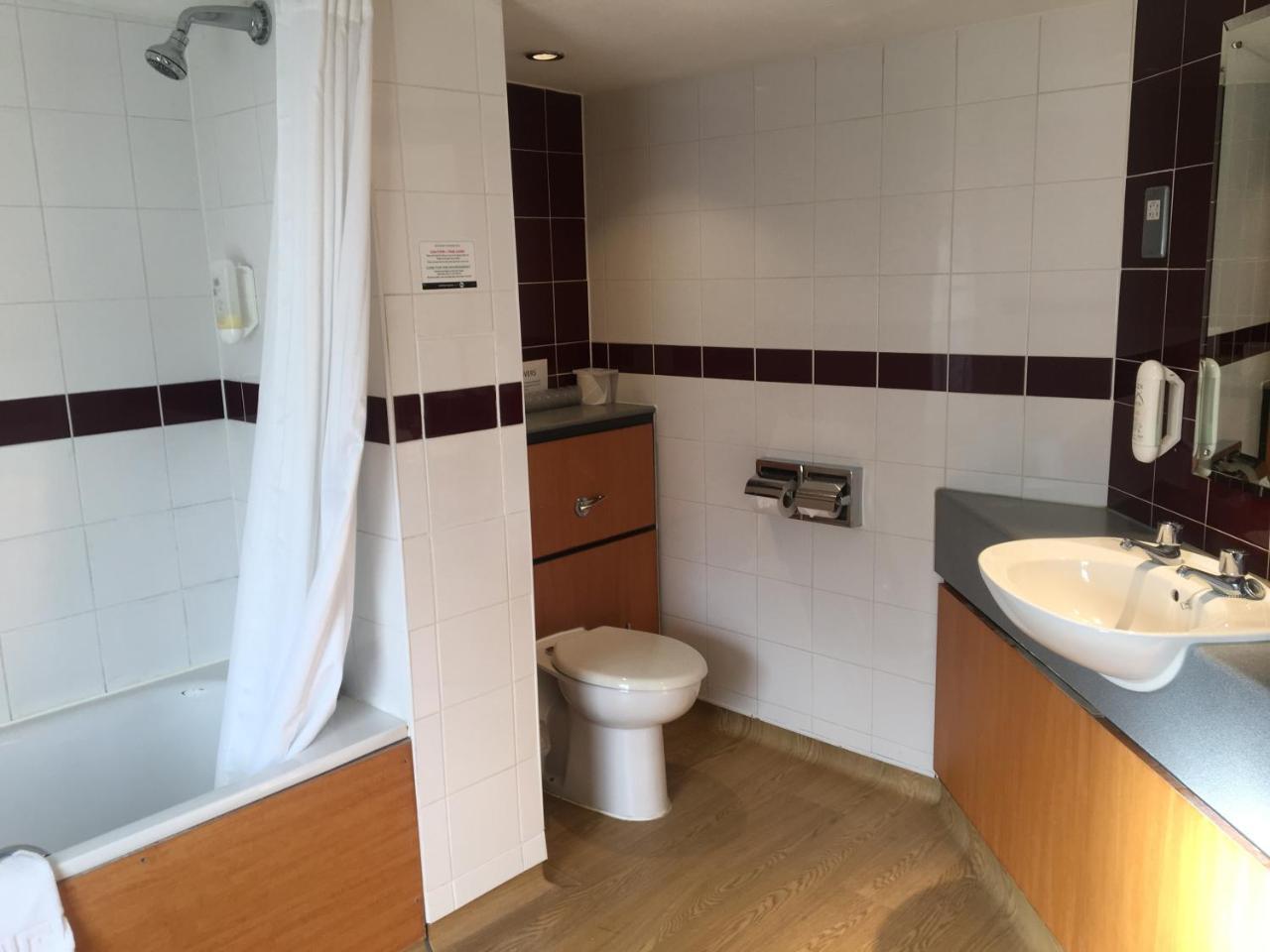 The Catherine Wheel Wetherspoon Hotel Henley-on-Thames Luaran gambar